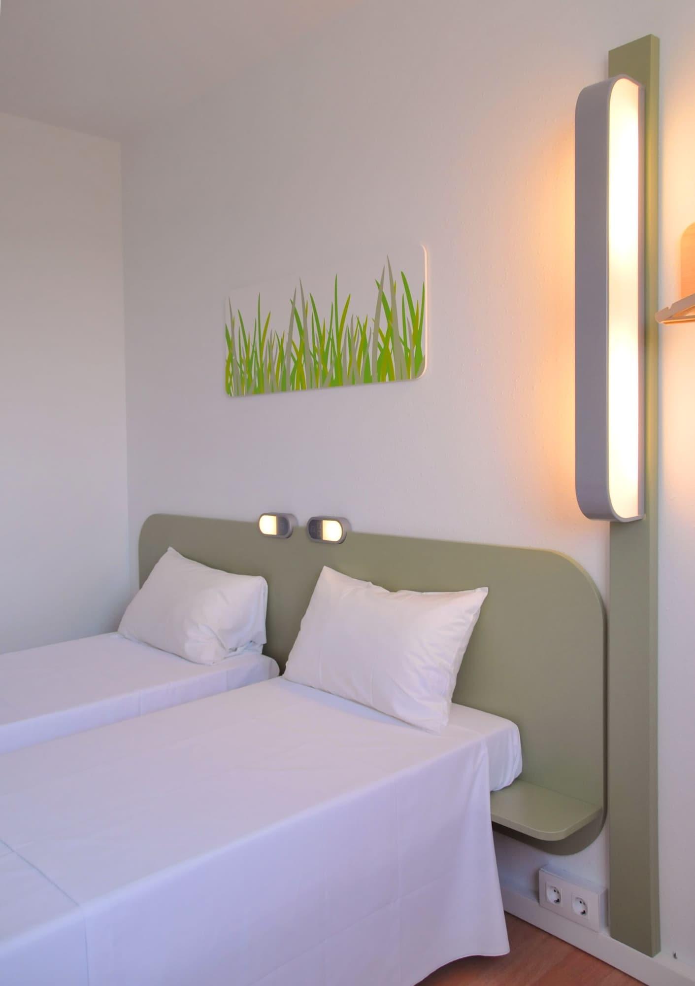 Ibis Budget Girona Costa Brava Exterior photo