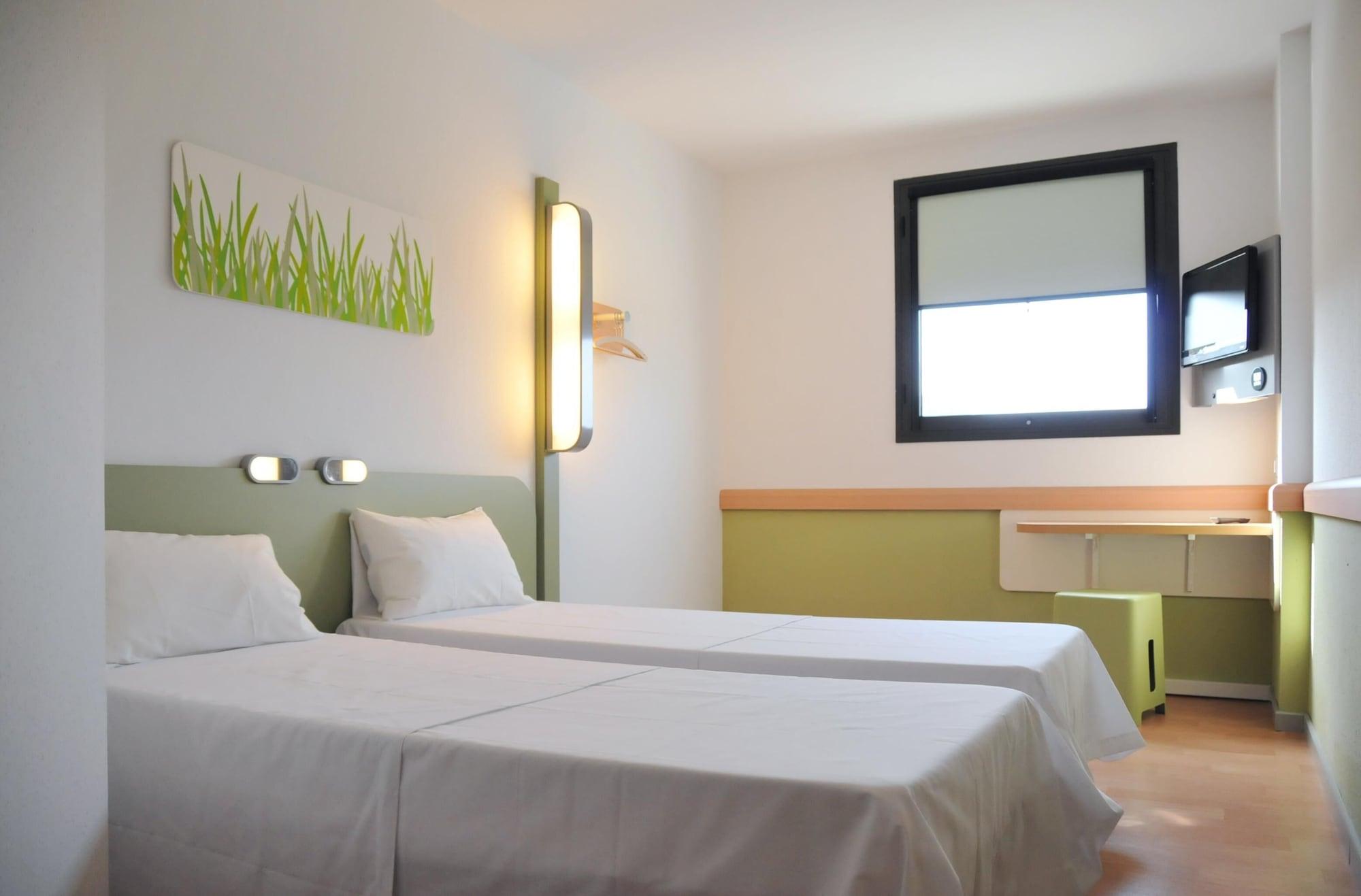 Ibis Budget Girona Costa Brava Exterior photo