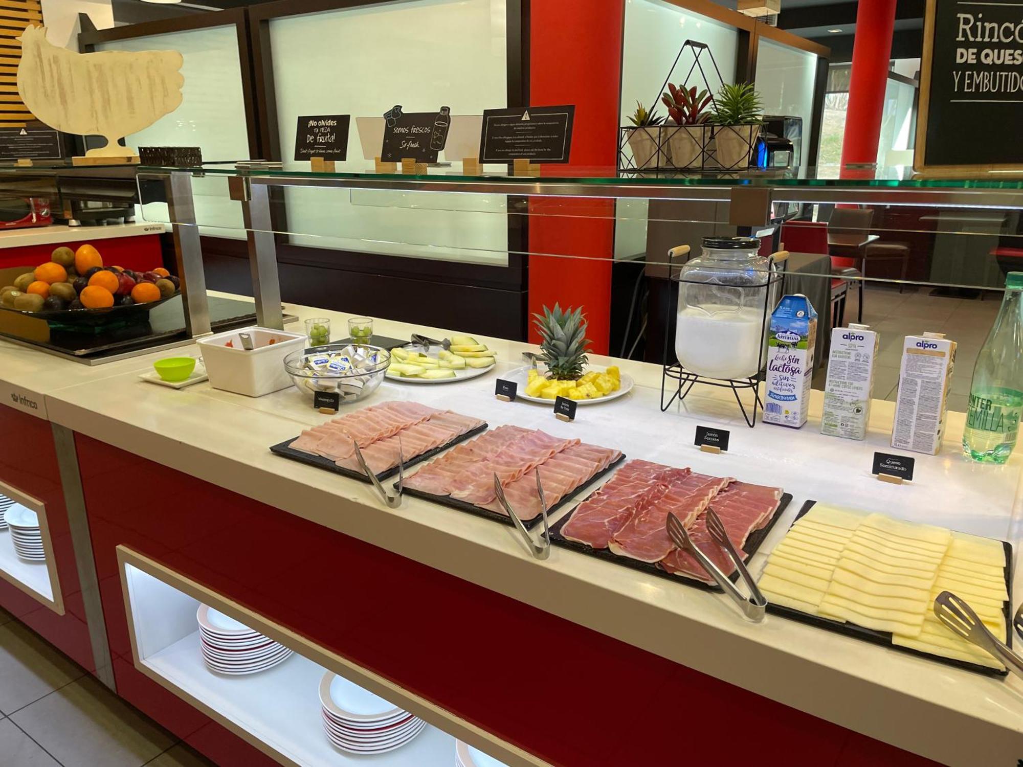 Ibis Budget Girona Costa Brava Exterior photo