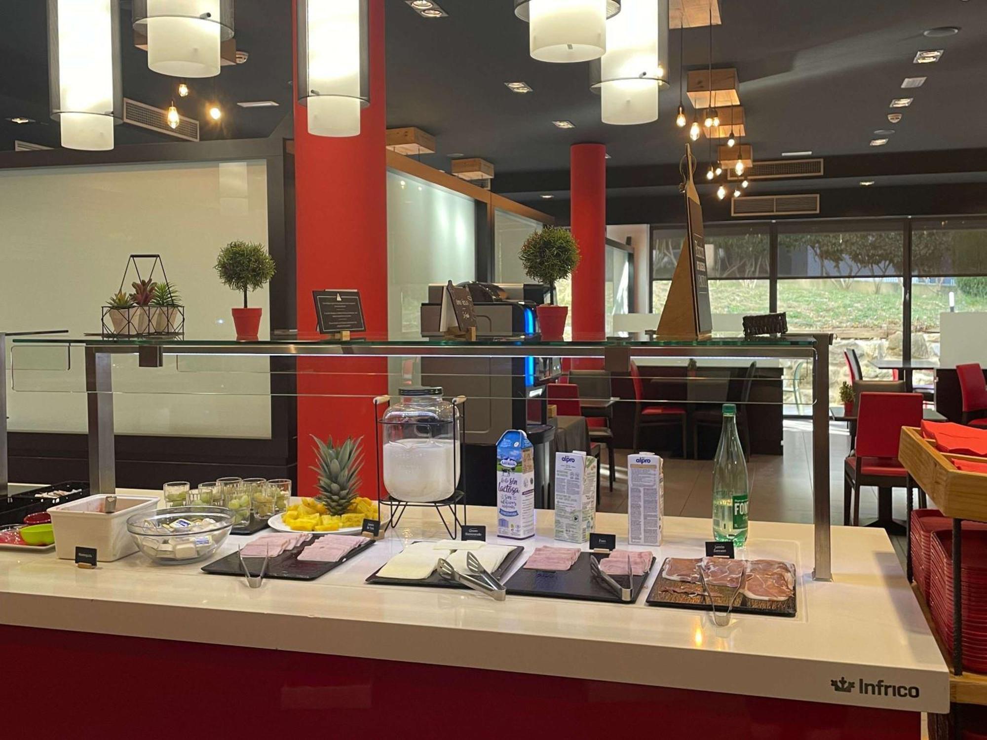 Ibis Budget Girona Costa Brava Exterior photo