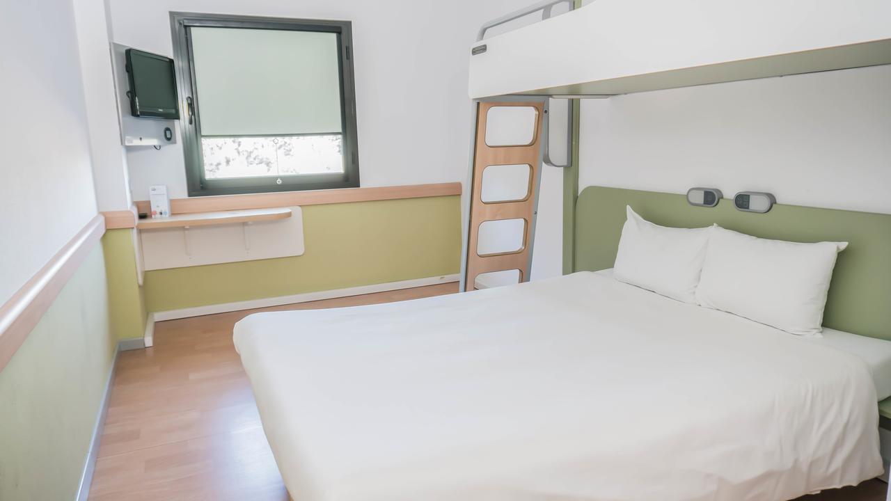 Ibis Budget Girona Costa Brava Exterior photo