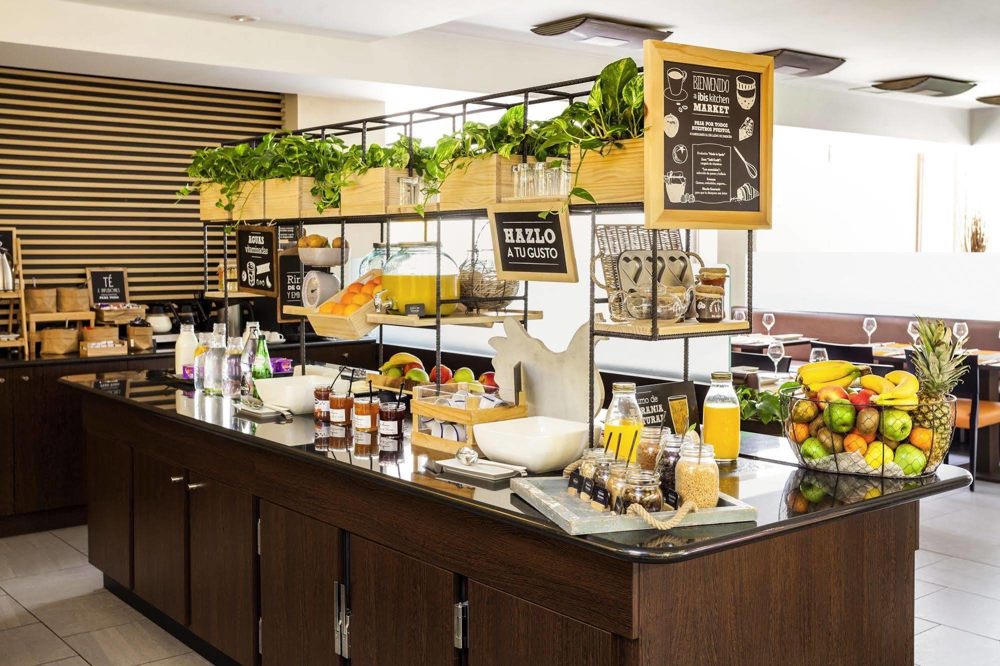 Ibis Budget Girona Costa Brava Exterior photo